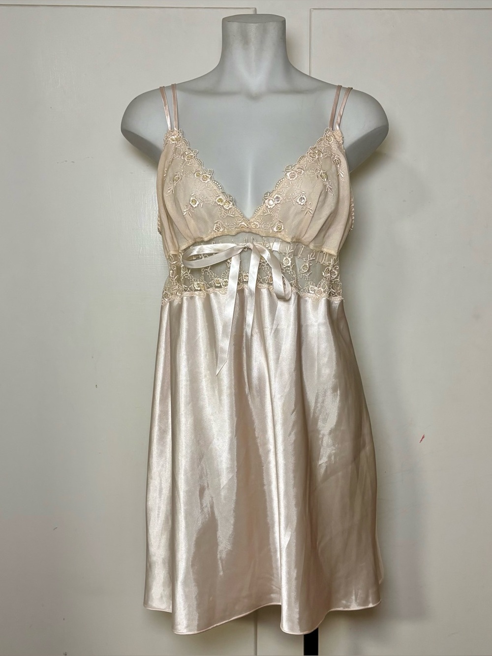 Vintage Y2K Secret Treasures Fairycore Light Pink Lace Sequins Satin Mini Slip